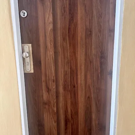 Th Διαμέρισμα Κάρλοβι Βάρι